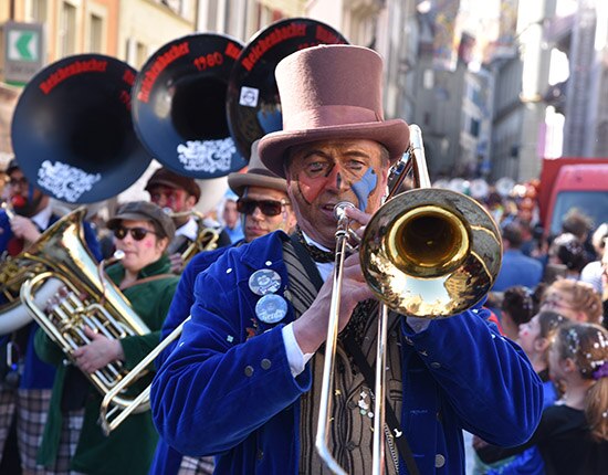 Guggens – traditions et coutumes suisses