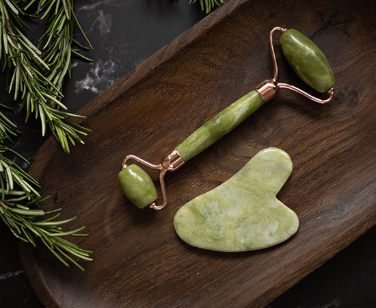 Pierre de massage verte “Gua Sha” 