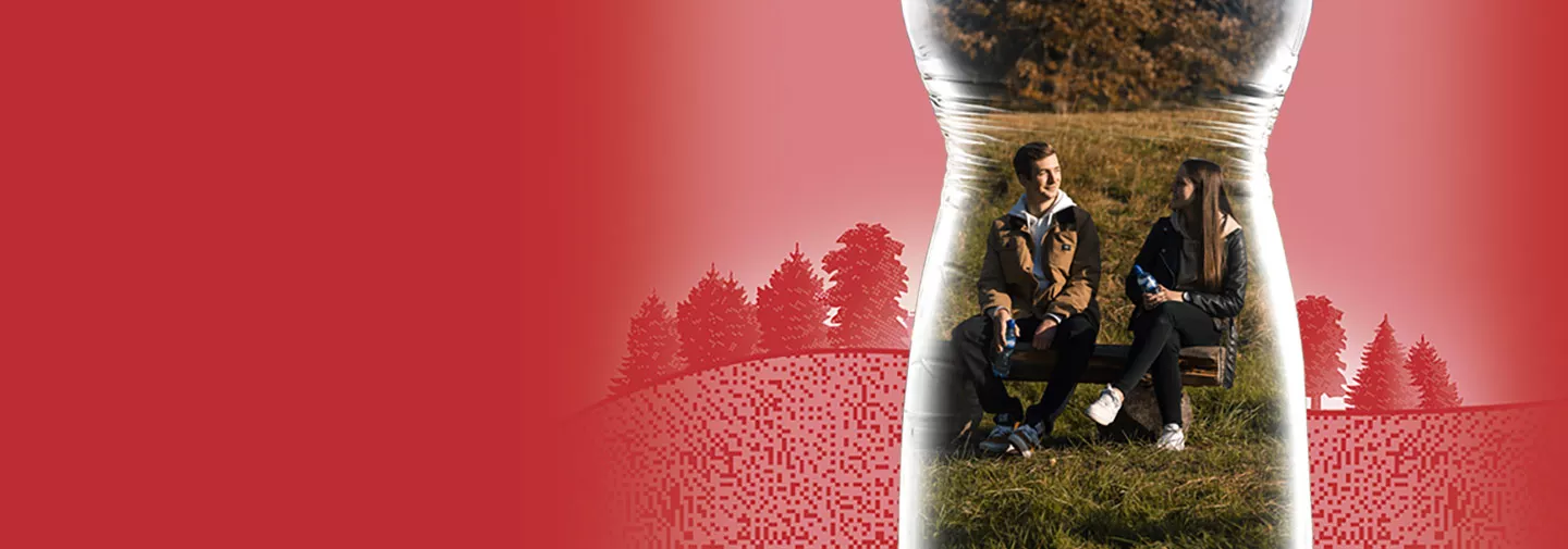 Collaborateurs Nestlé Waters devant le Pavillon des Sources